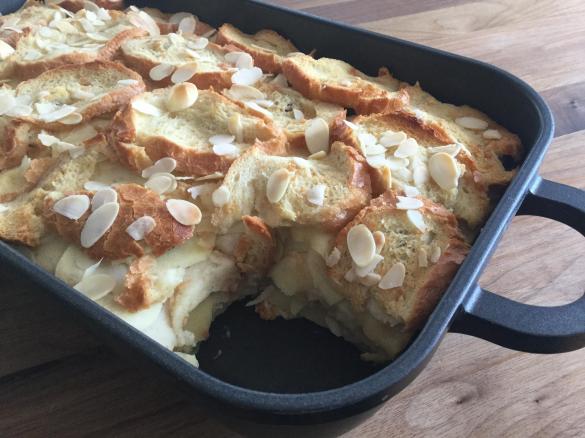 Omi's Ofenschlupfer / Scheiterhaufen mit Vanillesoße