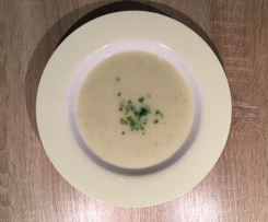 Sellerie-Creme-Suppe mit Parmesan
