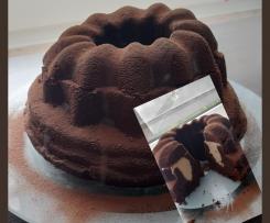 Schokoladenkuchen mit Füllung