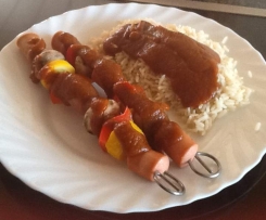 Gemüse-Wurstspieße mit Reis 