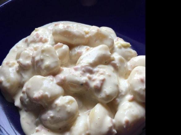 Gnocchi in Schinken-Käse-Sahnesauce