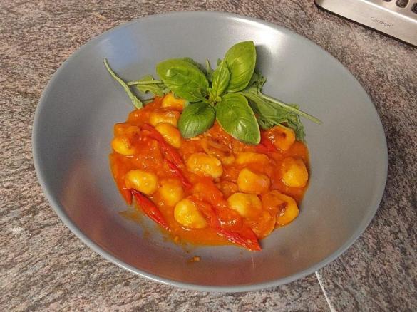 Knoblauch - Tomaten mit Gnocchi