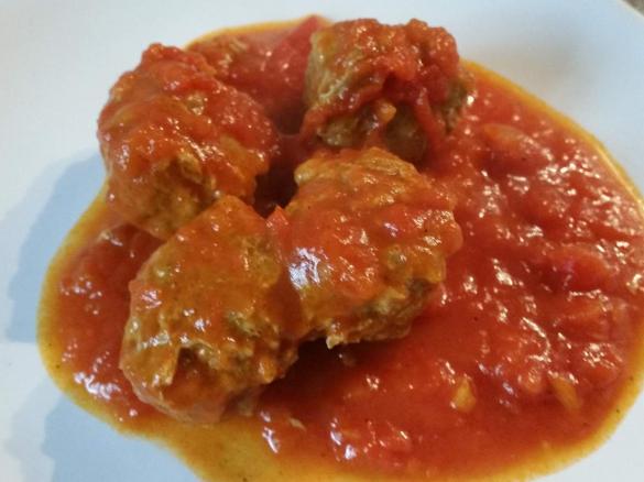 Hackbällchen mit Tomatensoße