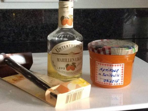 Aprikosenmarmelade mit Marillenlikör