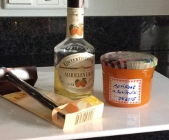 Aprikosenmarmelade mit Marillenlikör