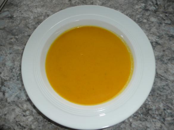 Kürbissuppe mit leichter Zitronennote