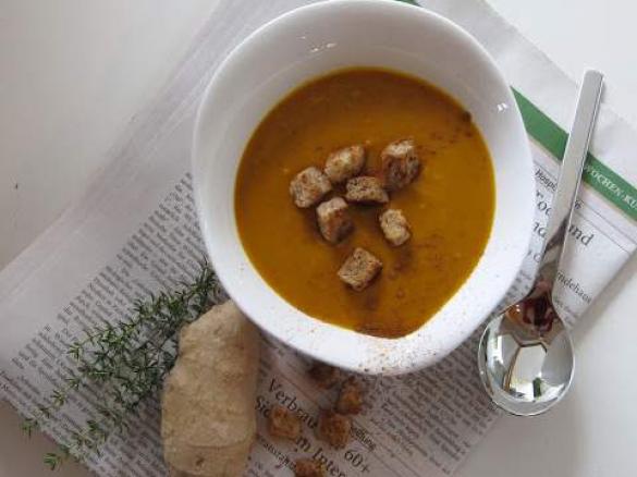 Kürbis-Kokos-Suppe