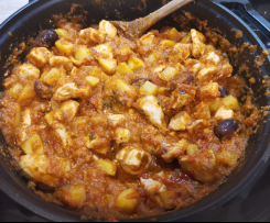 Spanischer Kartoffel-Topf mit Huhn