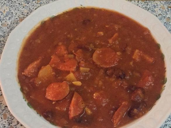 Variation Serbische Bohnensuppe mit Cabanossi