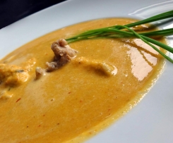 Rote-Linsen-Kokos-Curry-Suppe mit Hähnchen