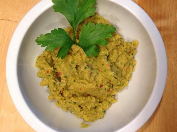 Hummus mit Ingwer und Koriander