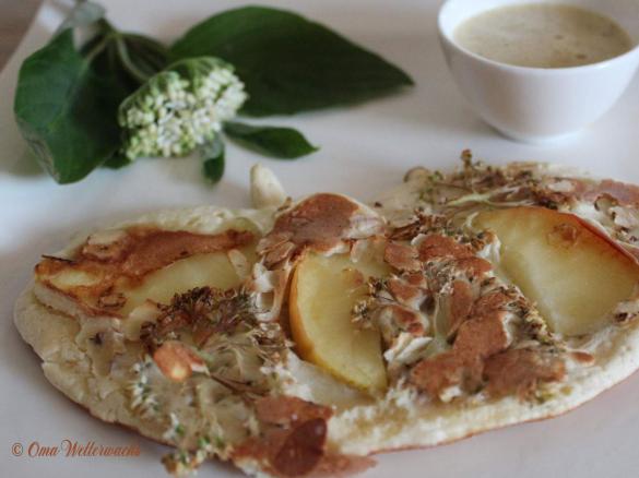 Holunderpfannkuchen mit Vanillesoße