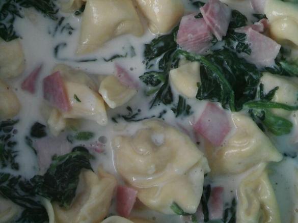 Tortellini mit Spinat- Sahnesauce