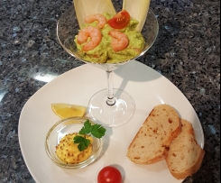 Gerrys Chicoreeblätter mit Avocadocreme und Schinkenstreifen  