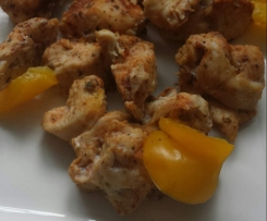 Gedünstete Hähnchenbrust Stücke mit Paprika