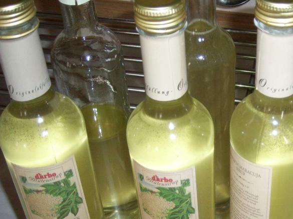 René s -Holunderblüten ..Likör..