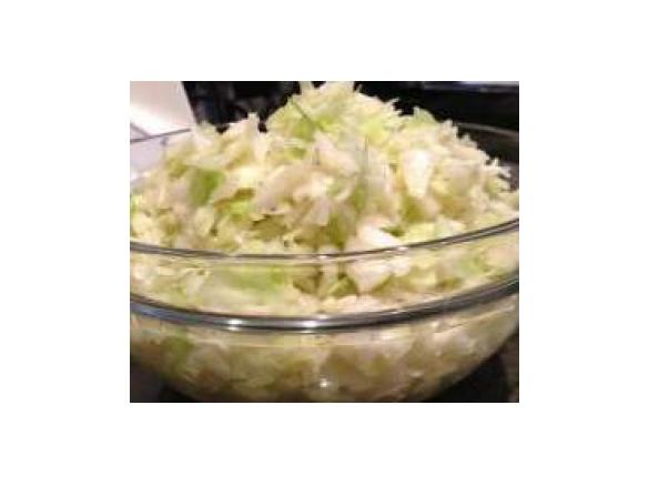 Variation von Weißkohlsalat 