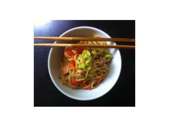 Schnelle Asia-Nudeln (all-in-one)