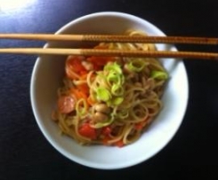 Schnelle Asia-Nudeln (all-in-one)