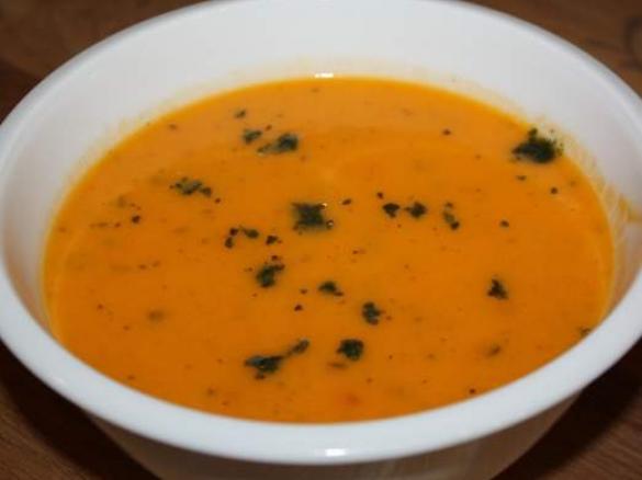 Kürbis-Tomaten Suppe