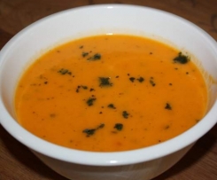 Kürbis-Tomaten Suppe