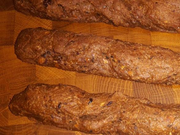 Tomaten-Zwiebel-Roggenbaguette