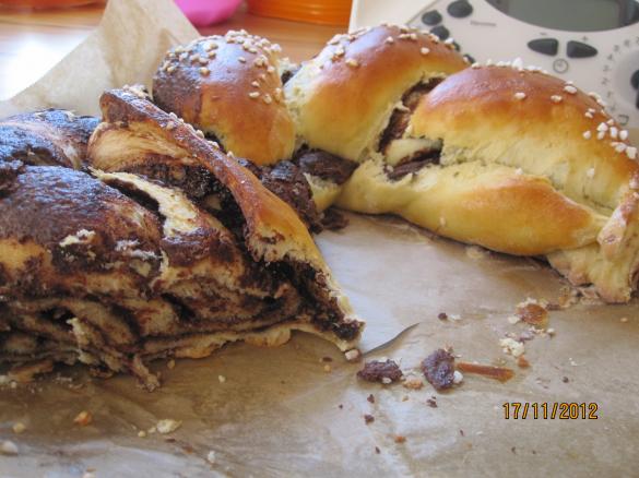 Hefezopf mit Nutellafüllung