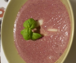 Rotkrautsuppe mit Birne 