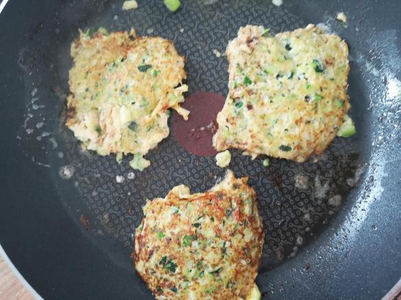 Low Carb Zucchini Puffer