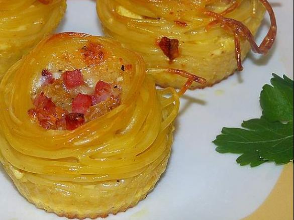 Spaghetti Carbonara Muffins