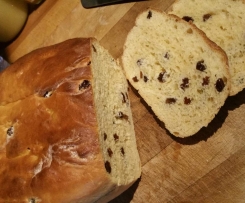 Rosinenbroiche im Römertopf gebacken