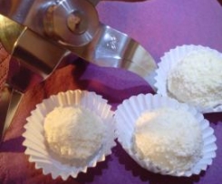 Pralinen Mandel-weiße Schokolade Variation von Finessen