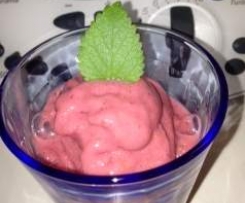 Veganes Erdbeereis (mit Banane)