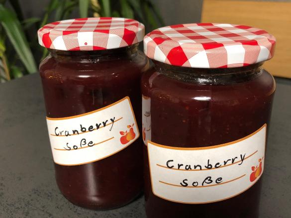 kräftige Cranberrie Soße zum Braten