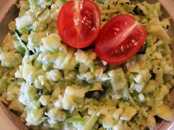 Sellerie-Zucchini-Salat