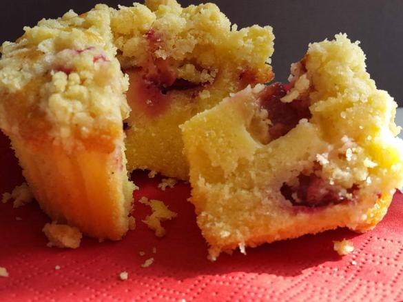 Zwetschgen Muffins mit Streusel