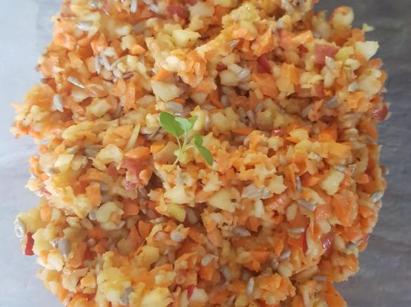 Apfel-Möhren-Rohkostsalat