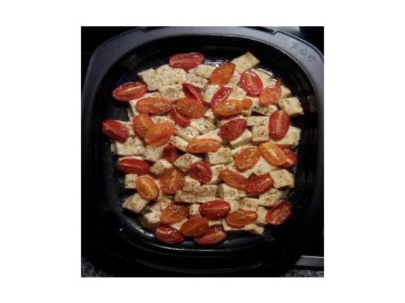 Gebackener Feta mit Rosmarin-Honig und iranischem Fladenbrot