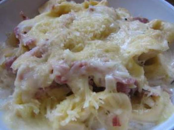 Tortellini Schinken-Käse-Sahne Auflauf