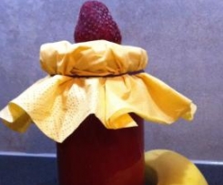 Tante Antjes dunkelrote Erdbeer-Bananen-Marmelade