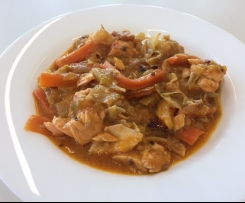 Magischer Krauteintopf mit Lachs
