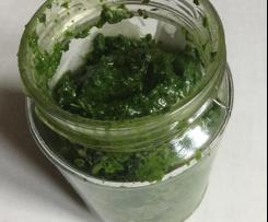 Liebstöckel-Würzpaste