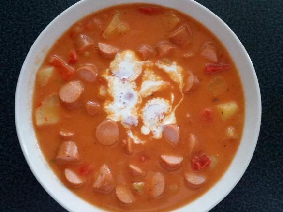 Würstchen-Gulasch 