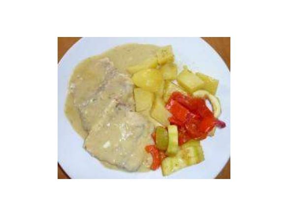 Seelachs mit Kartoffeln, Paprika und Senfsaue