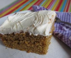 Variation von Carrot Cake mit Cream Cheese-Guss, fettarm und saftig
