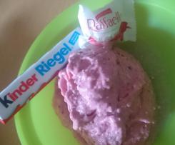 Erdbeer-raffaelo-Kinderschokoladen Eis