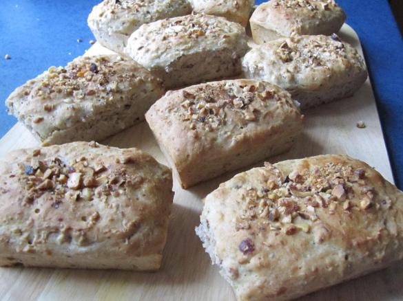 Nussbrote/-brötchen