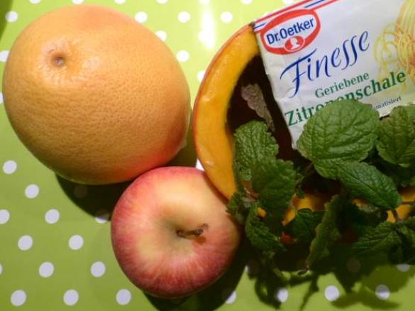 Kürbis-Graphefruit-Marmelade mit frischer Zitronenmelisse