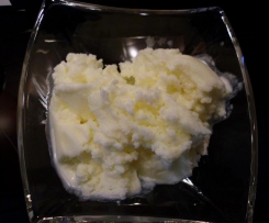 Buttermilch-Zitronen-Eis aus dem genialen "Einfach lecker"-Kochbuch