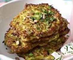 Zucchinipfannkuchen / Zucchinipuffer Rezept d. Tages 10.02.2017